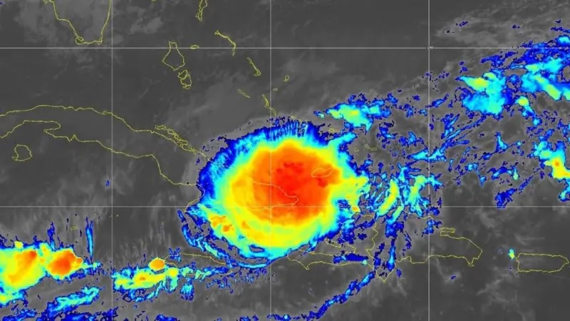 Oscar toca tierra en Cuba como un huracán categoría 1