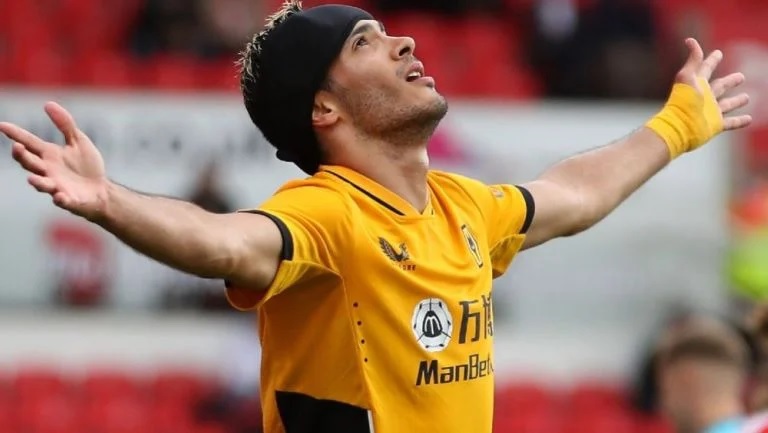 Fans del Wolverhampton piden a Raúl Jiménez que vuelva: ‘¡Lo necesitamos mucho!’