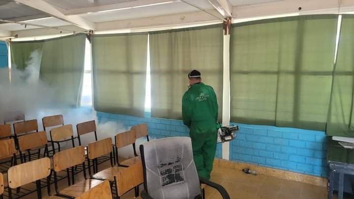 Refuerzan en escuelas campañas de fumigación contra el Dengue