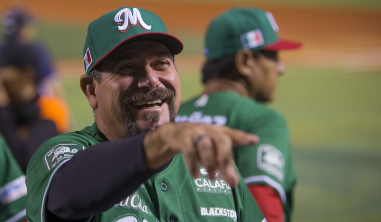 Benjamín Gil explota por el poco apoyo al Beisbol: “Llenan con partidos insignificantes de Liga MX y Selección”