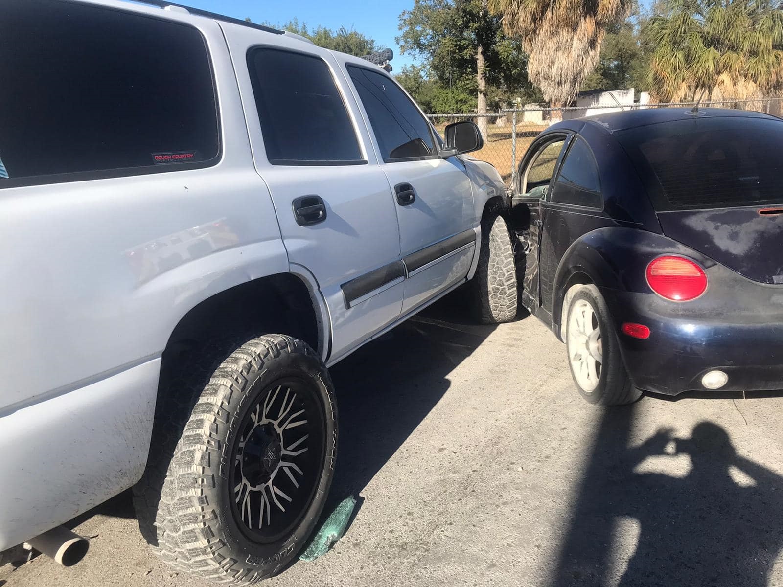 APARATOSO CHOQUE DEJA TRES HERIDOS EN MORELOS