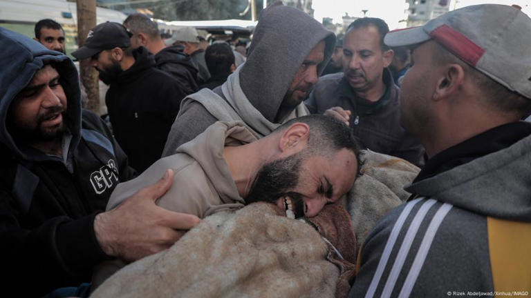 Al menos siete muertos en ataque israelí en Gaza