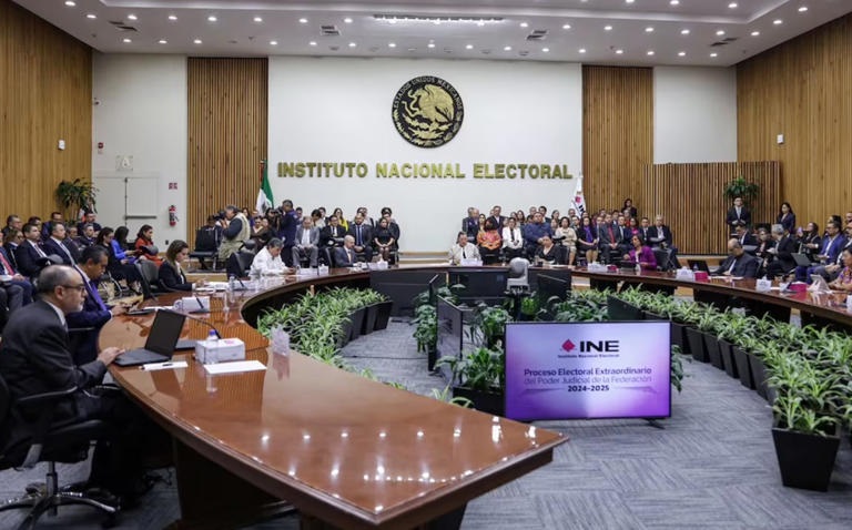 Revés al INE, juez niega retirar suspensión definitiva a reforma judicial; da 48 horas para acatar sentencia