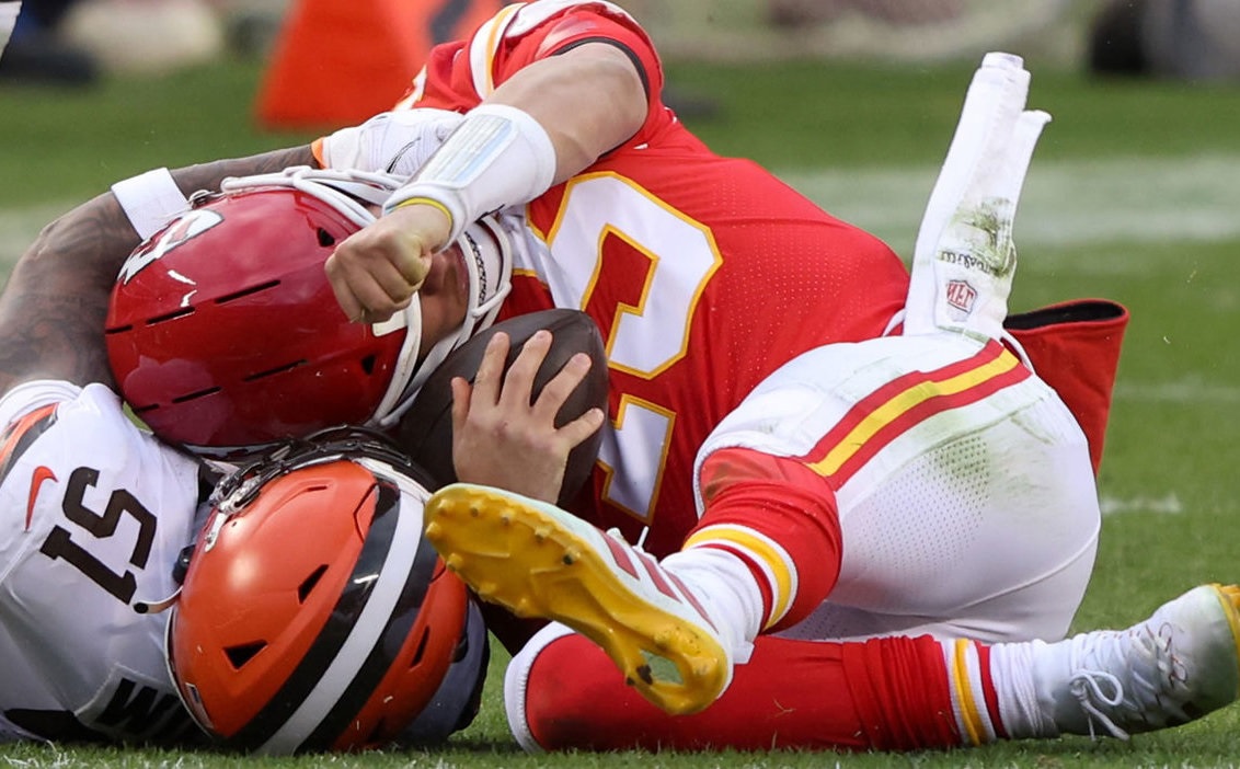 Patrick Mahomes aún está en duda para iniciar la Semana 16 tras sufrir una lesión