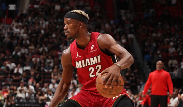 Jaime Jáquez con la posibilidad de jugar tras la suspensión de Jimmy Butler: ¿vuelve el mexicano a la titularidad?