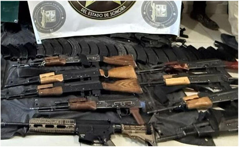 Detienen a 11 personas en Caborca, Sonora, por posesión de armas de fuego; entre ellos hay 3 menores de edad