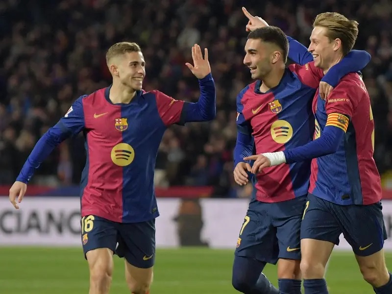 Barcelona renace en LaLiga aplastando 7-1 al Valencia
