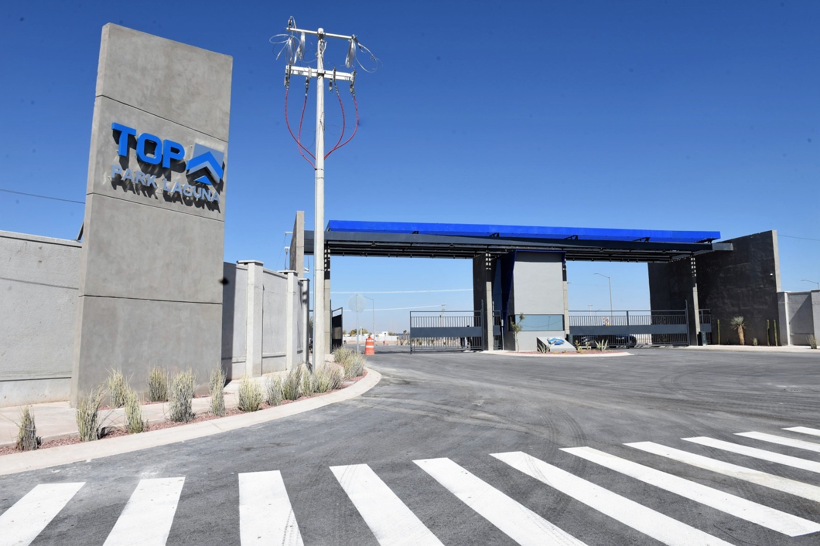 Recorren nuevo Parque Industrial “Top Park Laguna”