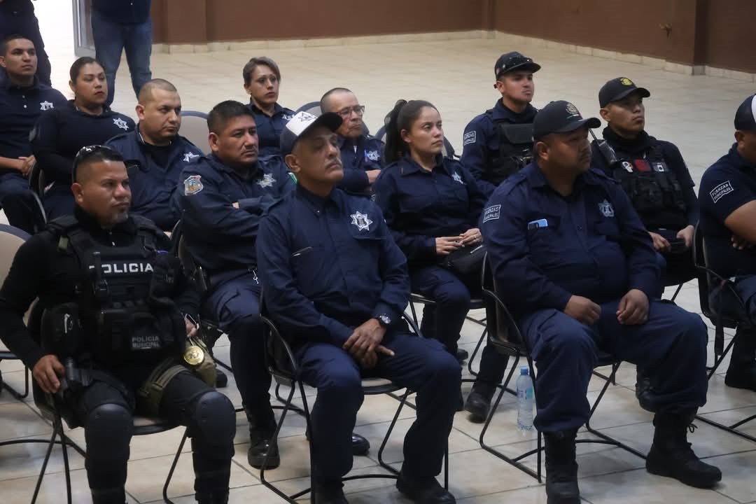 CAPACITAN A POLICÍAS DE SJS