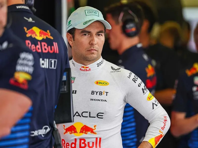 Checo Pérez ya negocia su regreso a la Fórmula 1