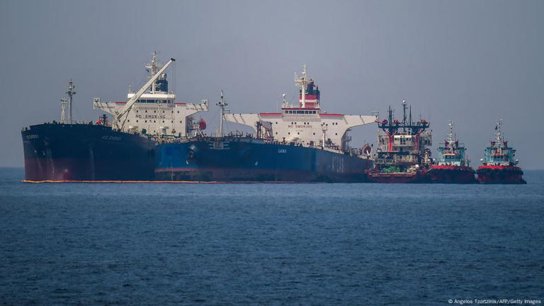 EE.UU. impone más sanciones al comercio de petróleo