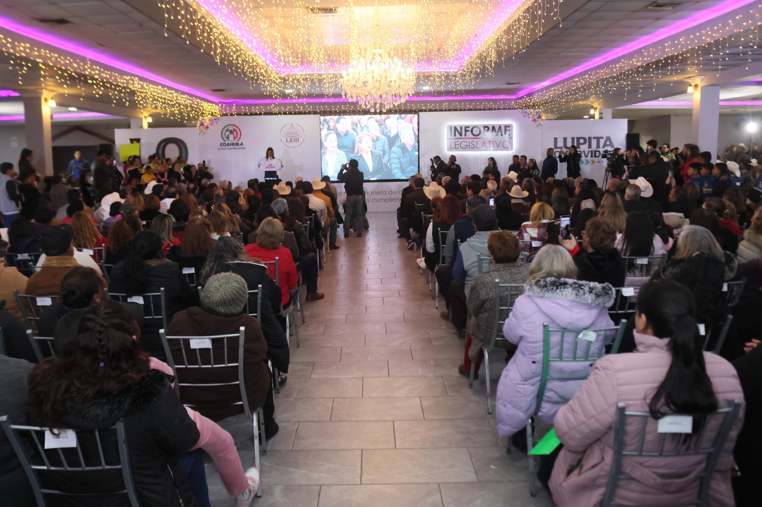 Presenta Lupita Oyervides su primer informe legislativo
