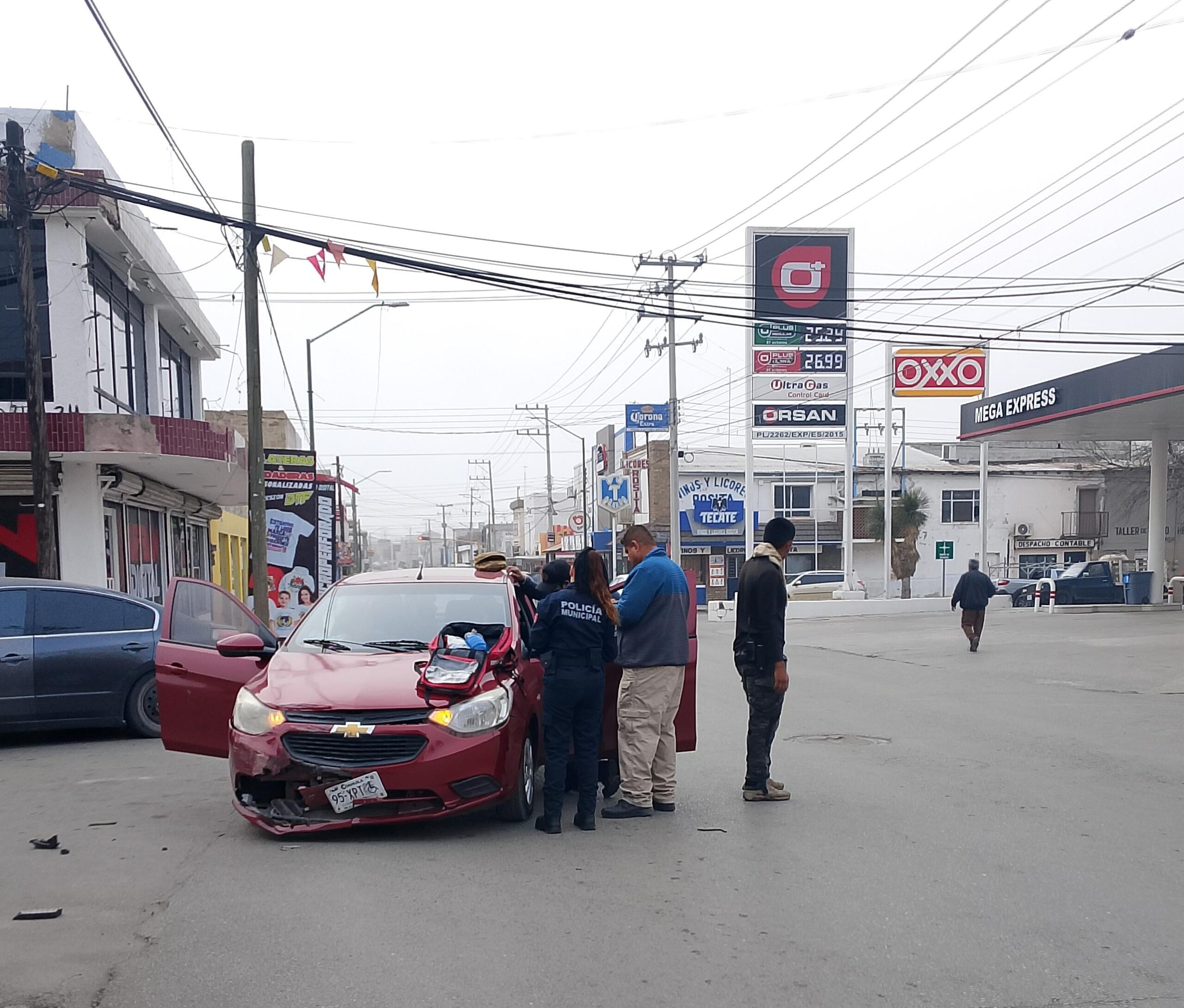 Choque en zona centro dejó daños materiales
