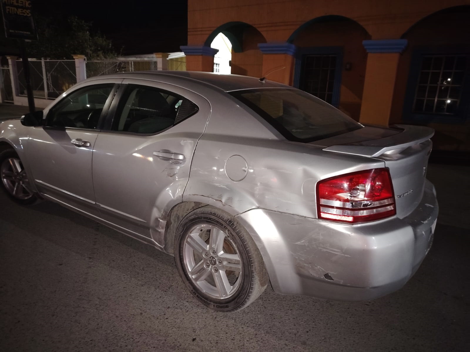 DA VUELTA EN “U” Y PROVOCA FUERTE CHOQUE