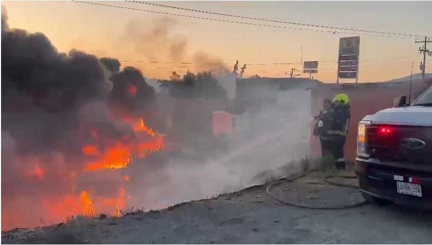 Tarde de incendios en Arteaga, moviliza a autoridades