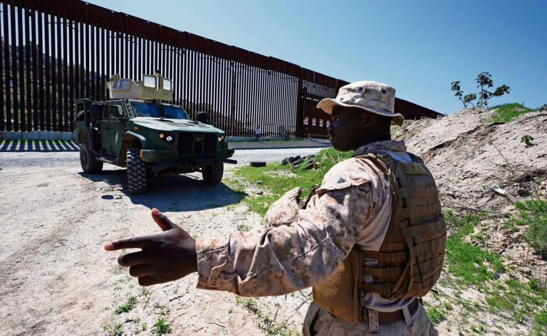 Acusan a primeros migrantes por ingresar a zona militar restringida en frontera entre EU y México; violaron normas de seguridad