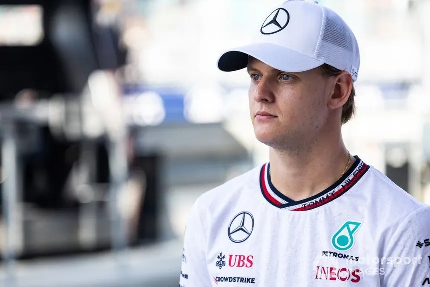 Mick Schumacher busca volver a la F1 y competir contra Checo Pérez en Cadillac