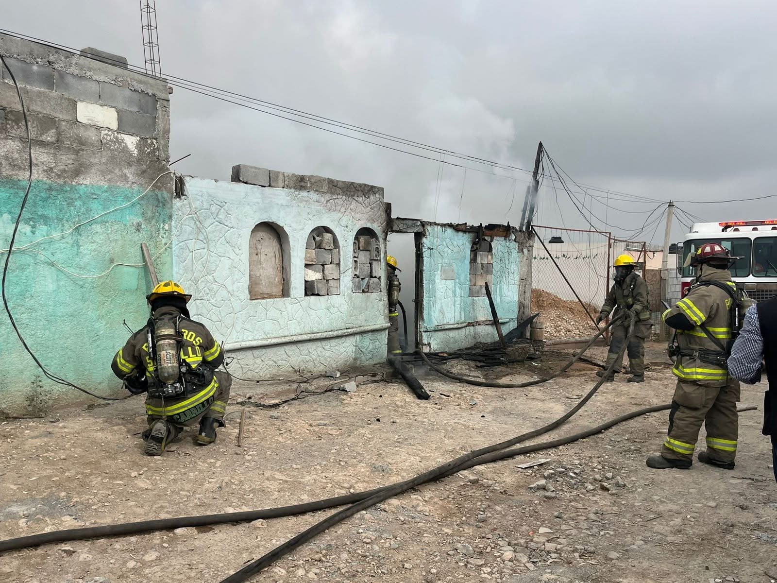 Conexión ilegal provoca incendio en vivienda en obra negra en Valle de las Aves