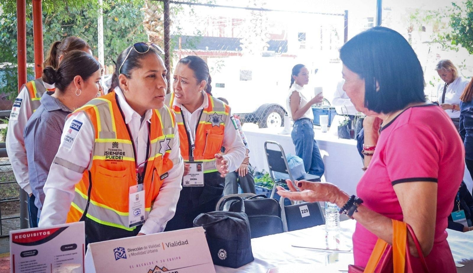 Acercan servicios viales a colonias a través del programa “El Alcalde y su equipo en tu colonia hacen más”