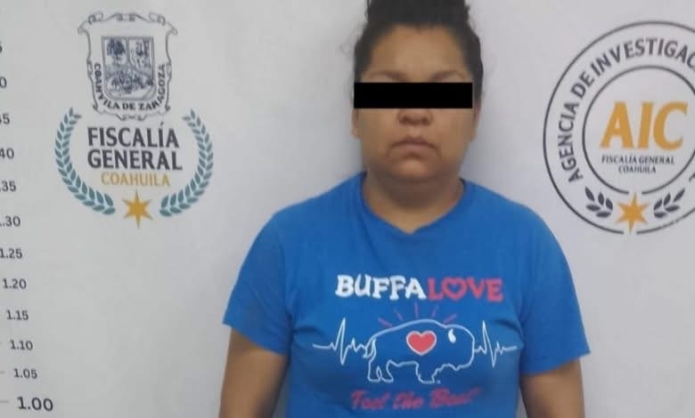 Cateo en la colonia Águila de Oro deja una mujer detenida y droga asegurada