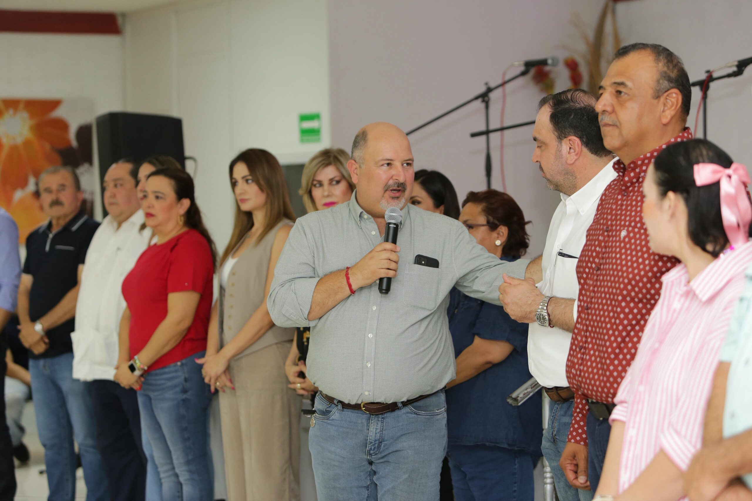 Reconocen a mamás priístas en emotivo festejo en Sabinas