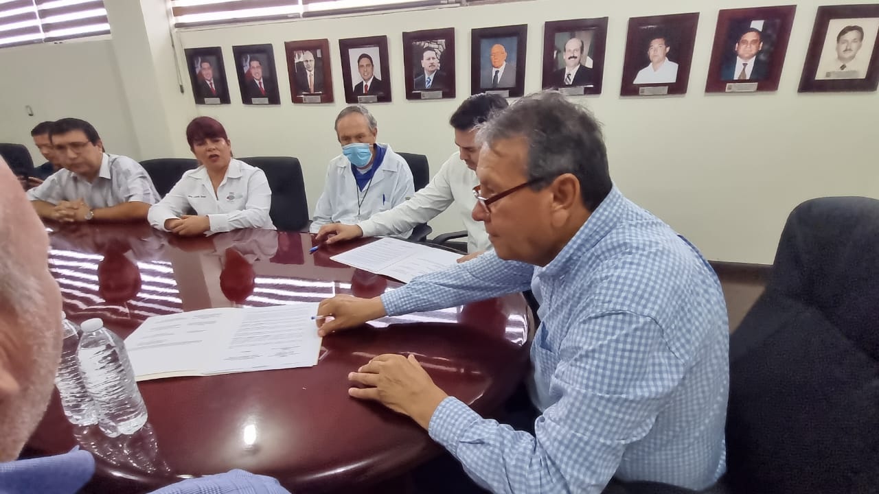 Firma de convenio de colaboración en San Juan de Sabinas en materia de salud pública