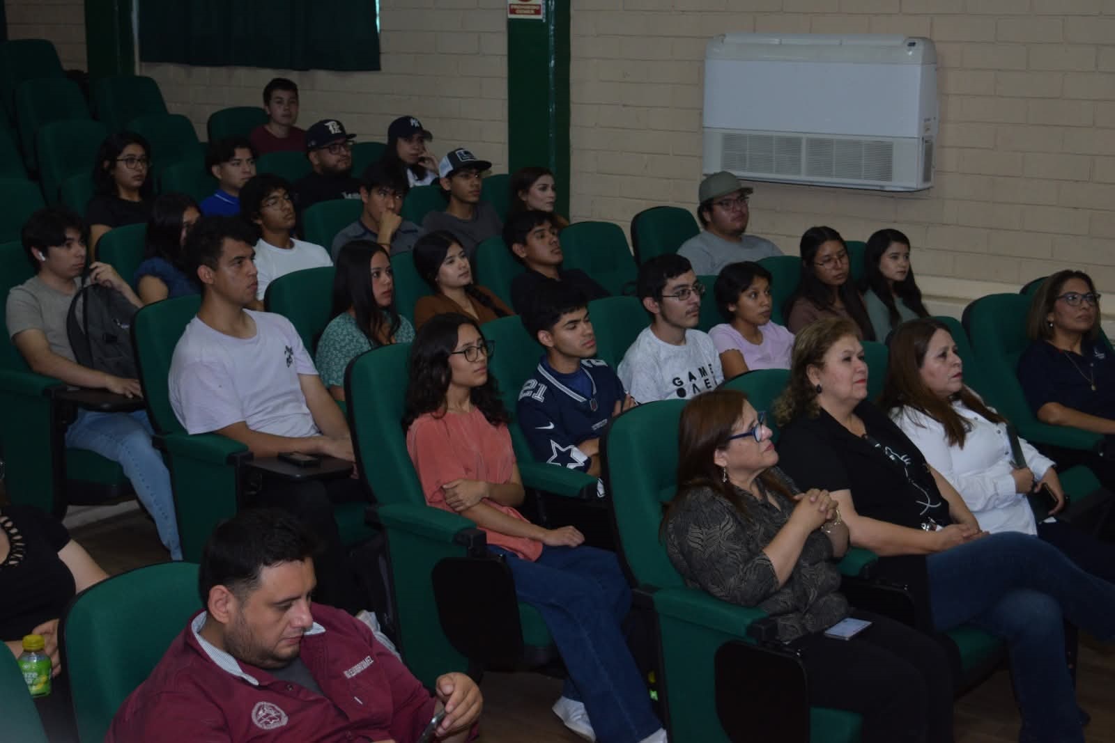 “Constellation Brands” comparte experiencia con estudiantes de Ingeniería Química del TecNM Región Carbonífera
