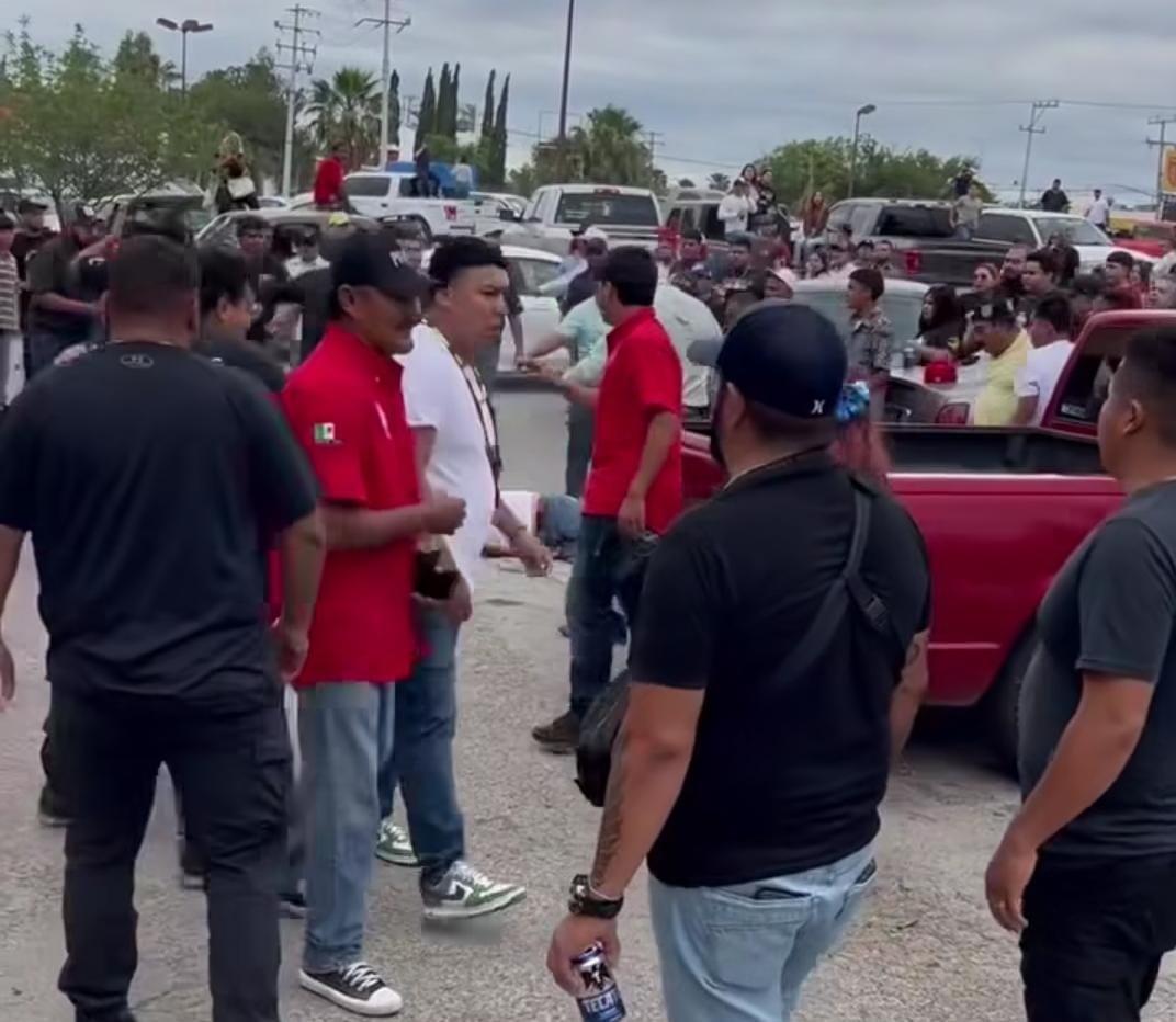 Investigan agresión en evento de autos clásicos en Sabinas
