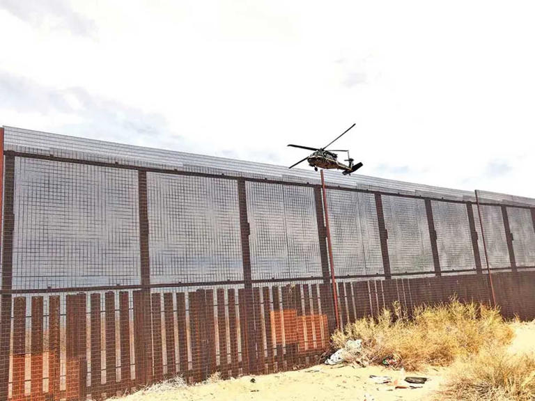 EU ha gastado 21MDD en deportar vía aérea; demócratas presentan iniciativa de reforma