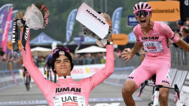 Isaac del Toro defiende la maglia rosa y se acerca a la gloria