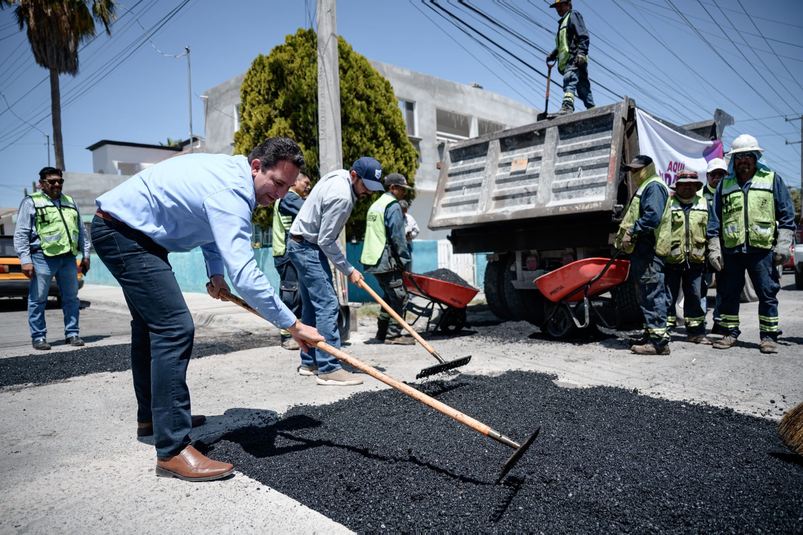 Brigadas de bacheo llegan a todos los sectores de Saltillo: Javier Díaz