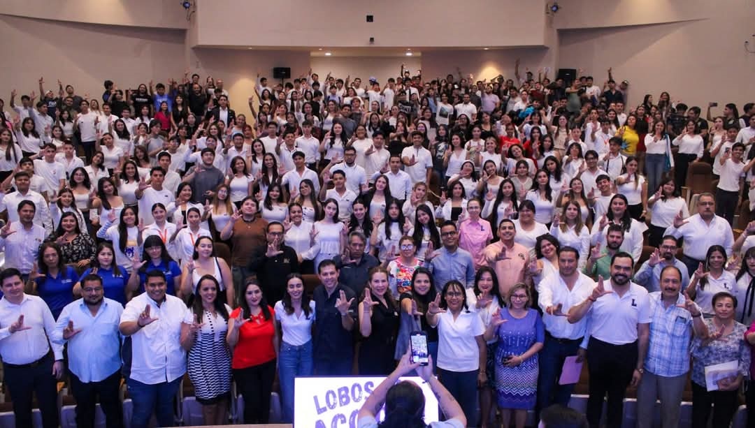 Toma protesta rector de la UAdeC a comités de “Lobos en Acción” de la Unidad Laguna