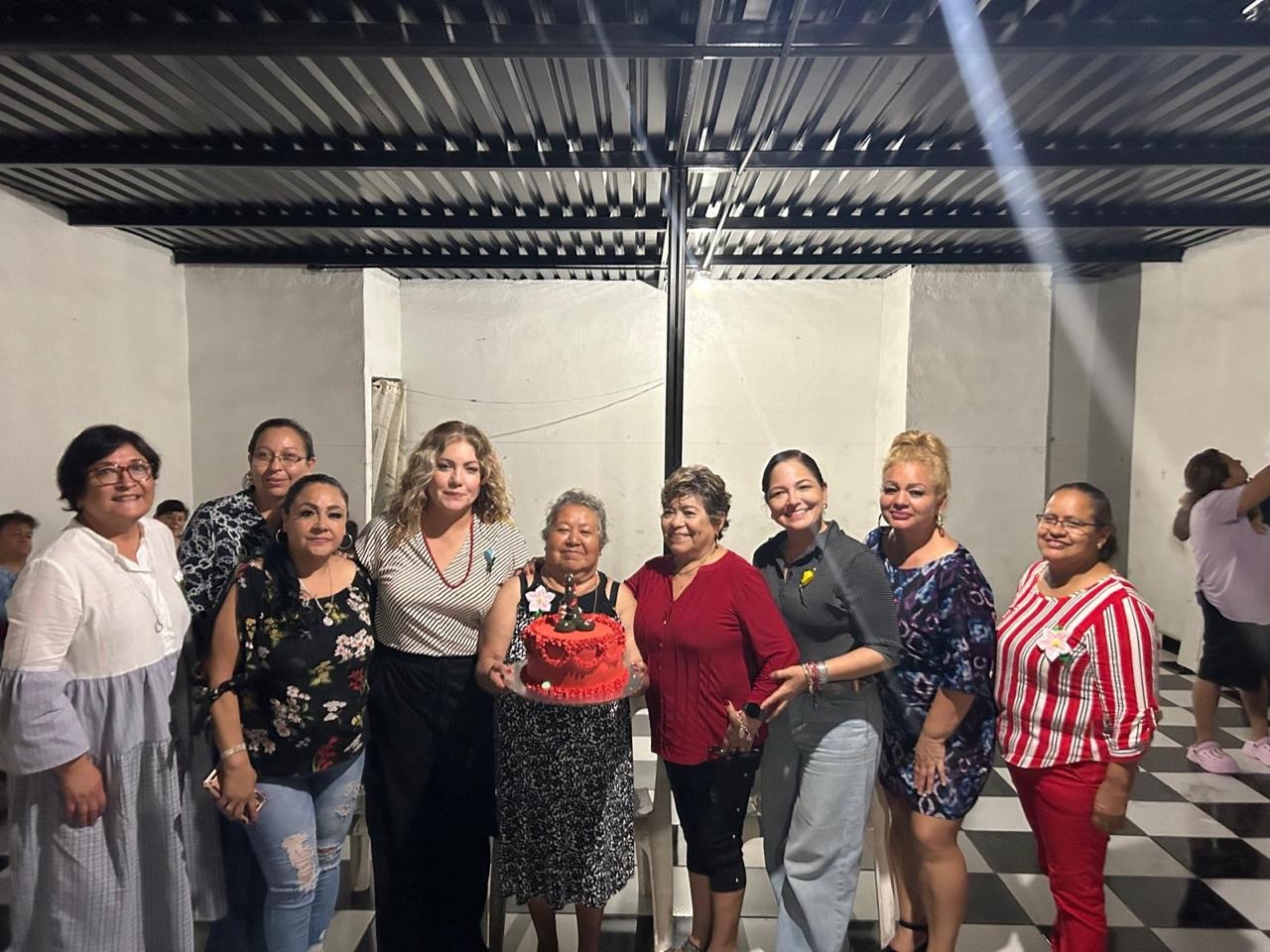 Familia Aguiñaga celebró día de las madres