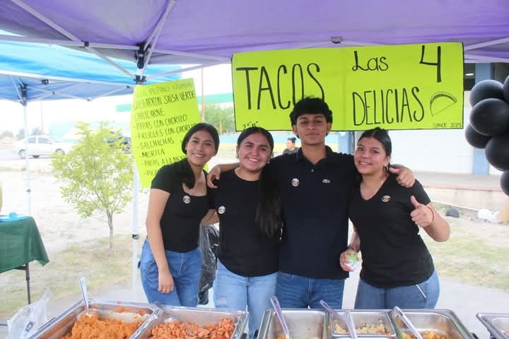 Alumnos de la EBURR celebraron cuarta edición de feria del emprendimiento