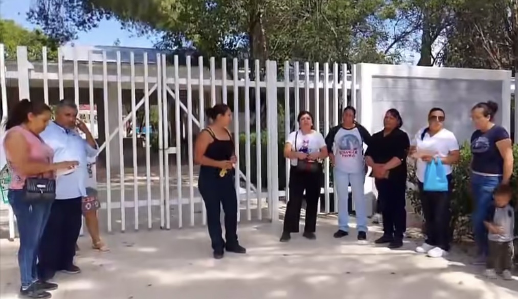 Cierran secundaria técnica en General Cepeda; denuncian a directivos