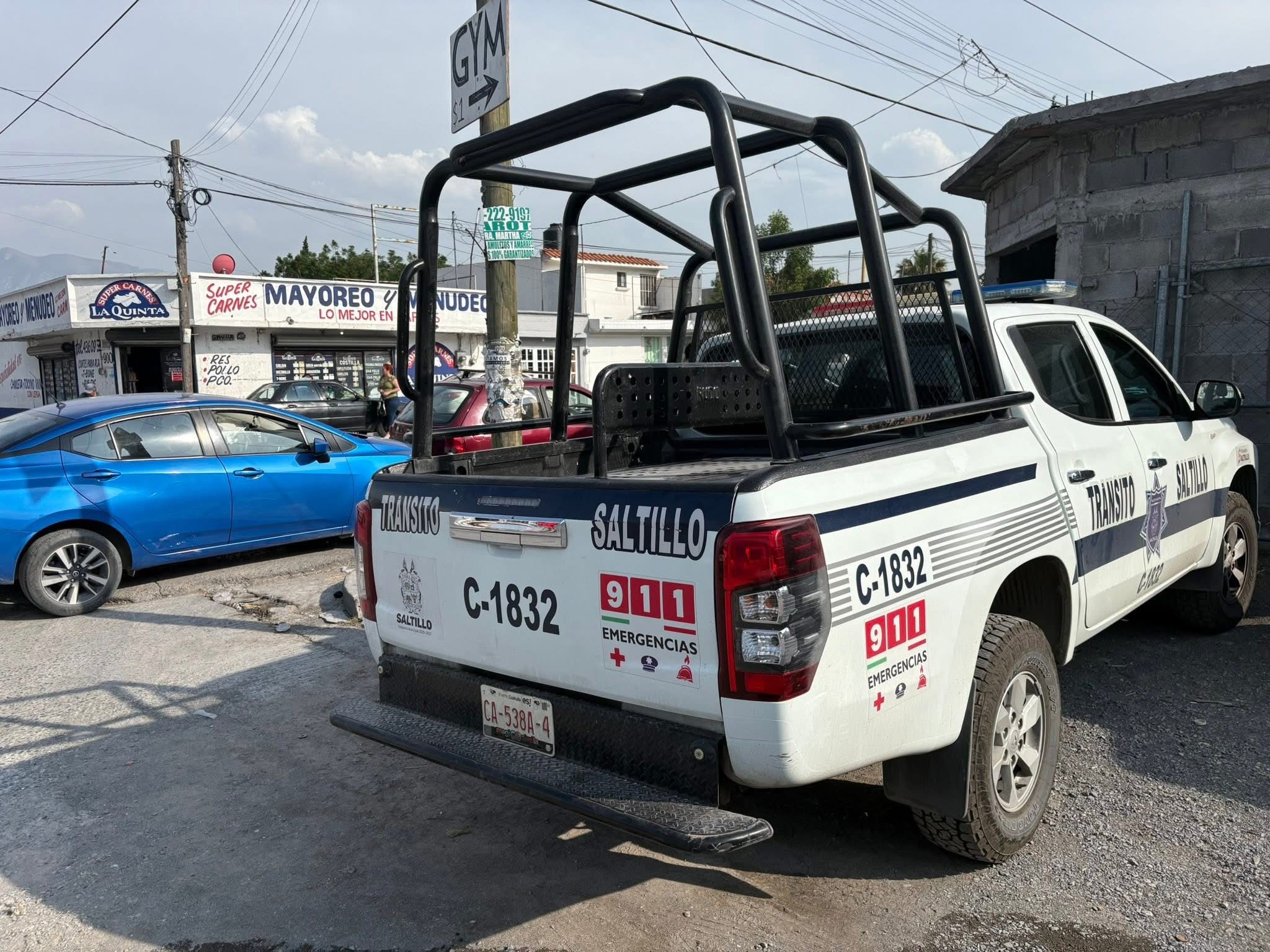 Choque en la colonia Guayulera deja daños materiales; conductor no respetó señal de alto