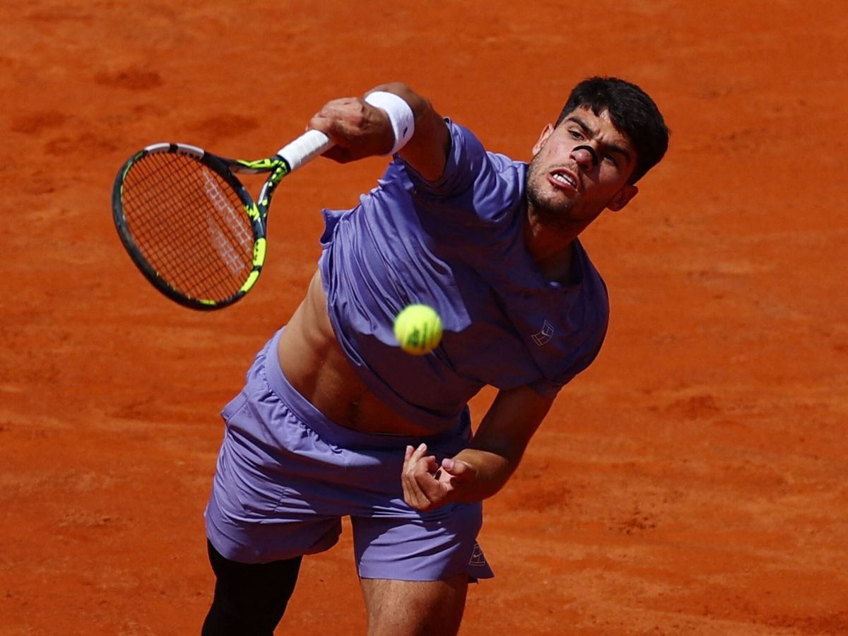 Carlos Alcaraz hace historia en Roland Garros y logra hazaña que solo Rafael Nadal había alcanzado en 20 años