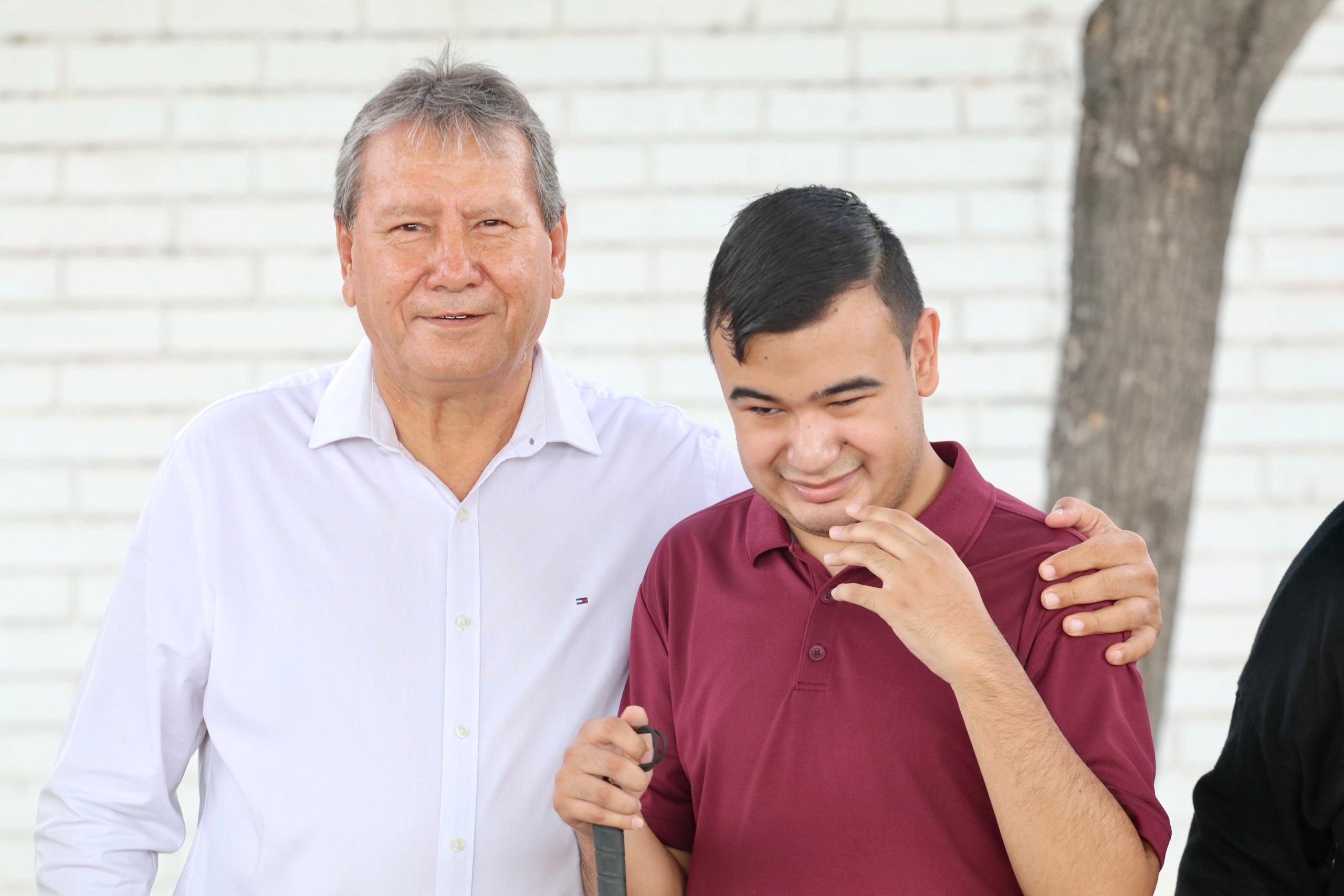 Visita Óscar Ríos el CAM #17 y refrenda su compromiso con la educación inclusiva