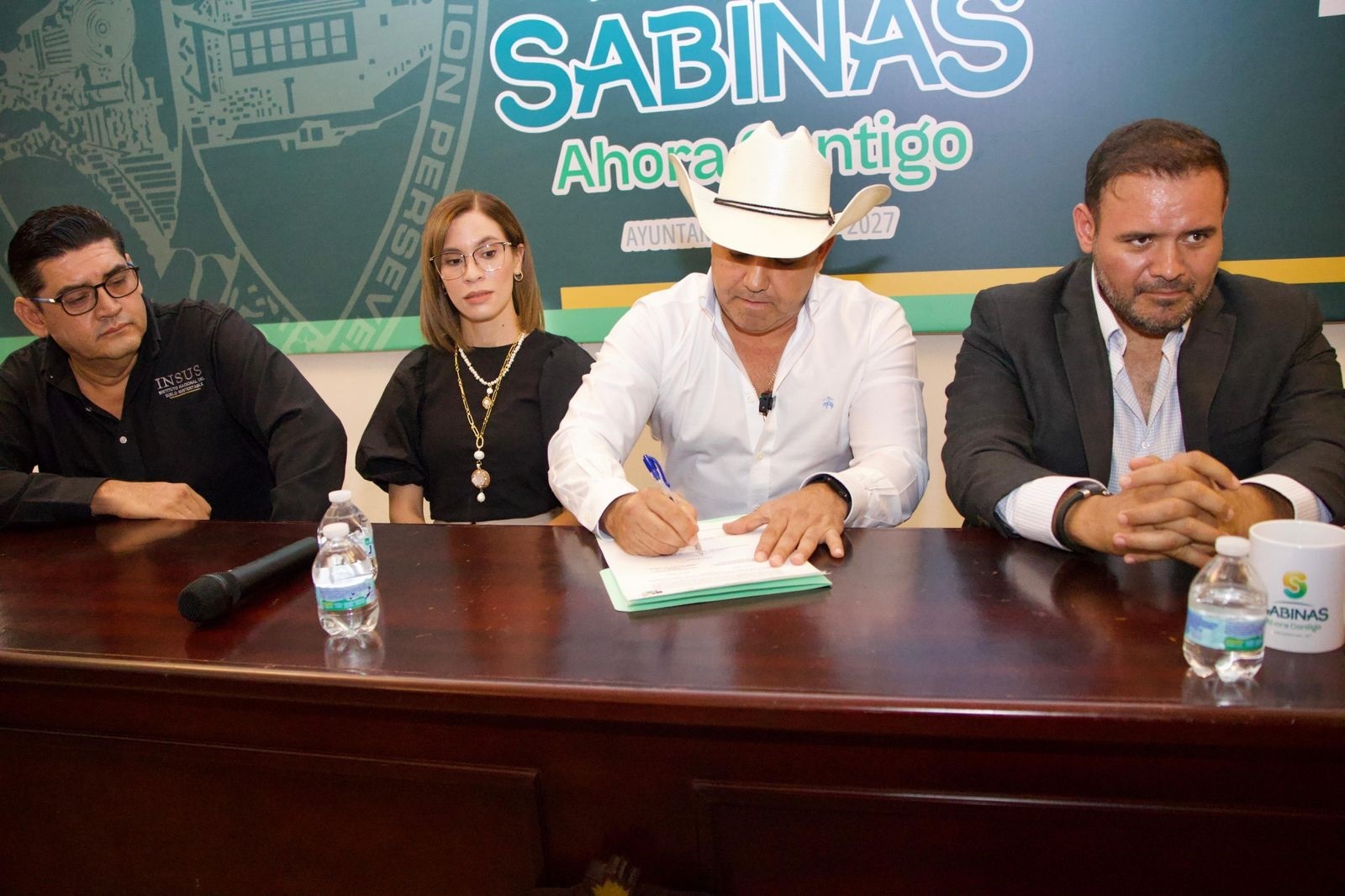 Chano Díaz firma convenio histórico para construir más de 300 Viviendas