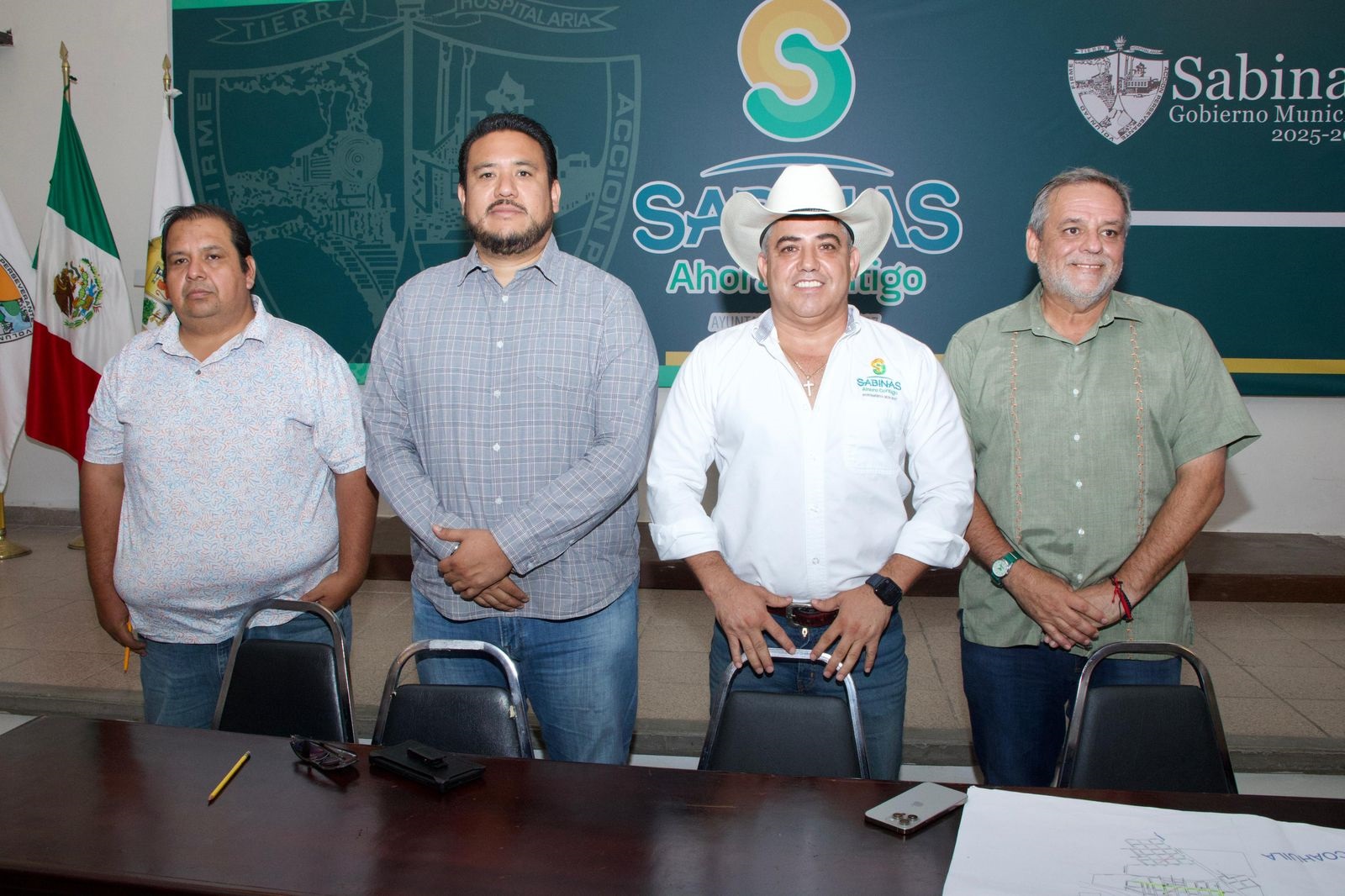 Reactiva y mejora Chano Diaz ruta de transporte sabinense