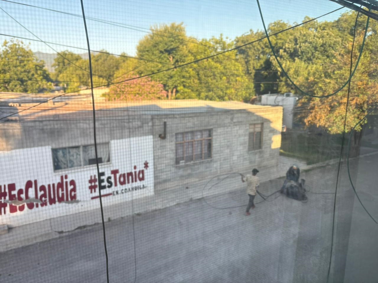 LO DETIENEN CON LAS MANOS EN EL CABLE DE TELMEX
