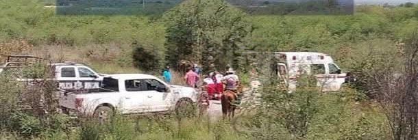 LO ARROYA MOTOCICLISTA Y LE FRACTURA PIERNA