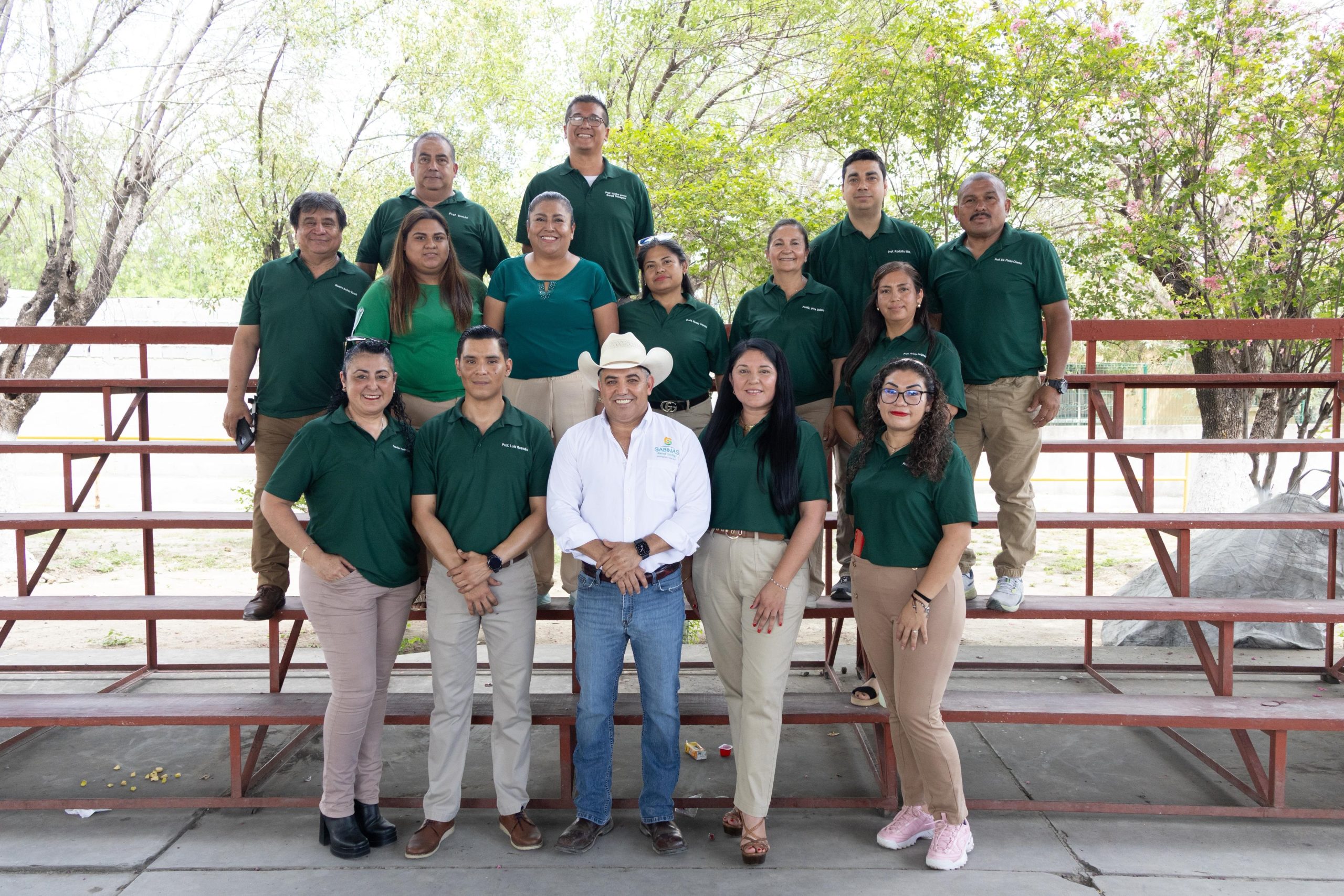 Refrenda Chano Díaz compromiso con la educación