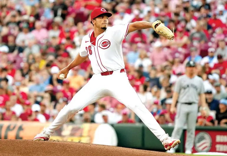 Debut soñado: Chase Burns deslumbra en su estreno en Grandes Ligas con los Reds