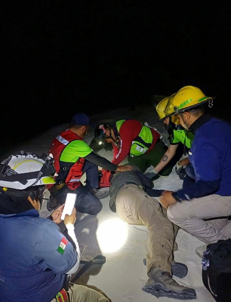 LOCALIZAN CON VIDA A CANDELILLERO PERDIDO EN EL CAÑÓN DEL INFIERNO EN CUATROCIENEGAS