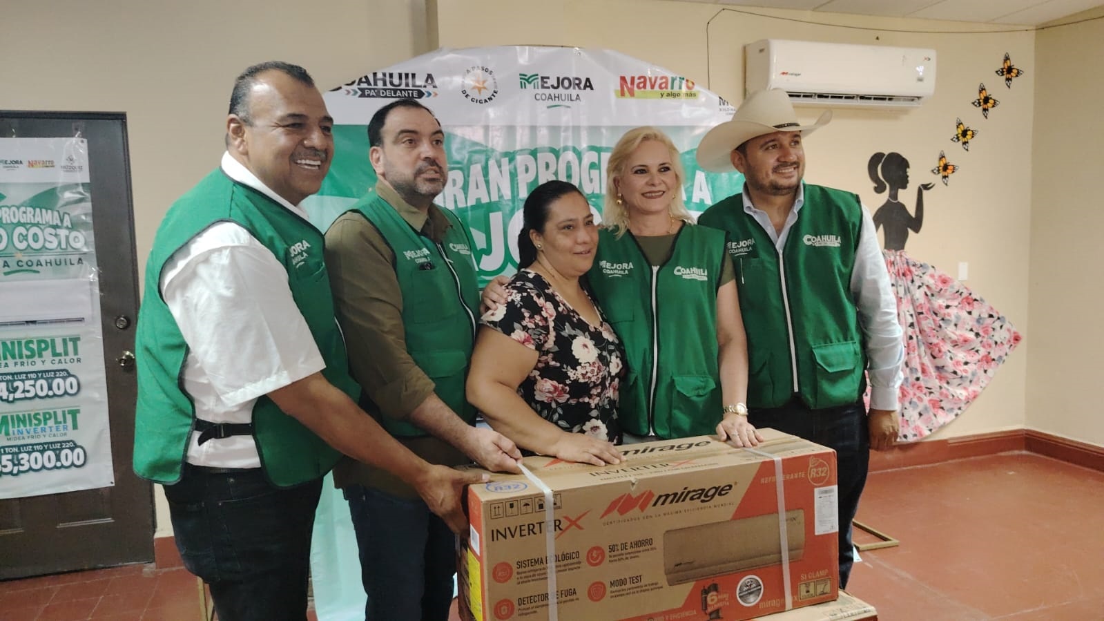 GOBIERNO DEL ESTADO ENTREGA 31 MINISPLIT A FAMILIAS DE MÚZQUIZ