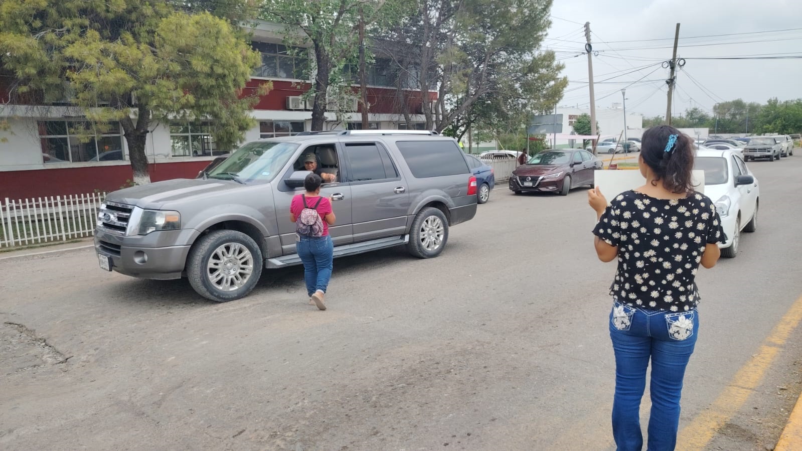 AMAS DE CASA PIDEN APOYO ECONÓMICO PARA UNA MADRE DE FAMILIA ENFERMA