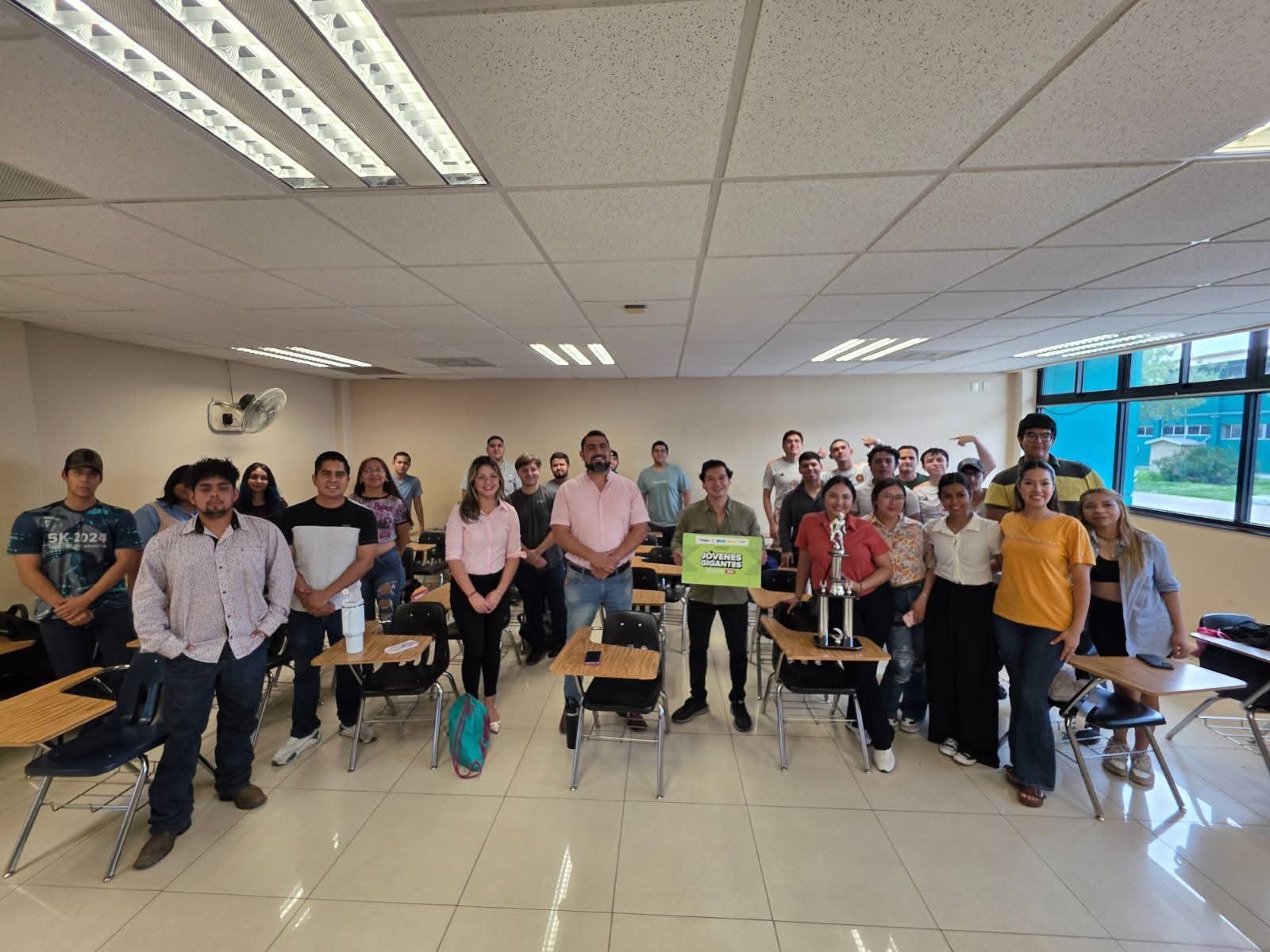 Invitan a participar en Premio Estatal de la Juventud; 50 mil pesos por categoría