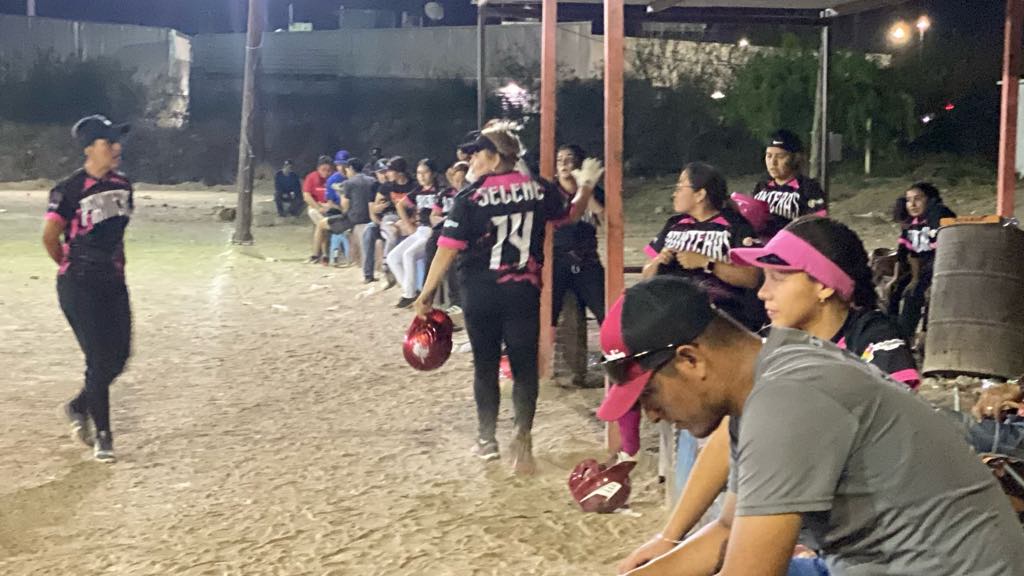 Panteras vencen a Carboneras