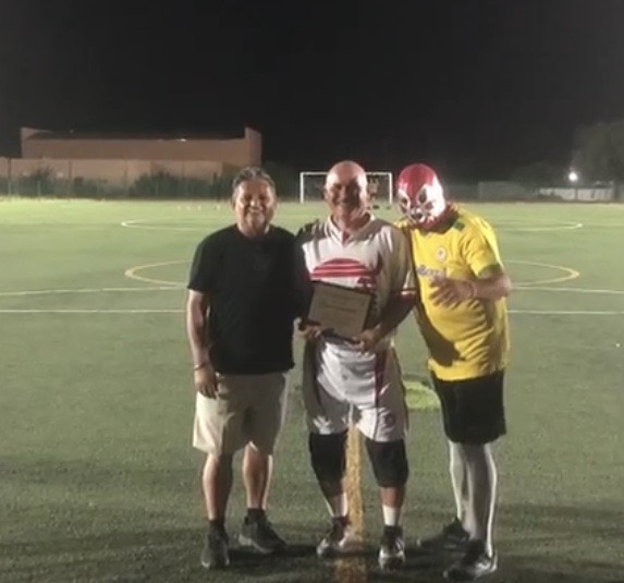 Reconocen a experimentados a futbolistas